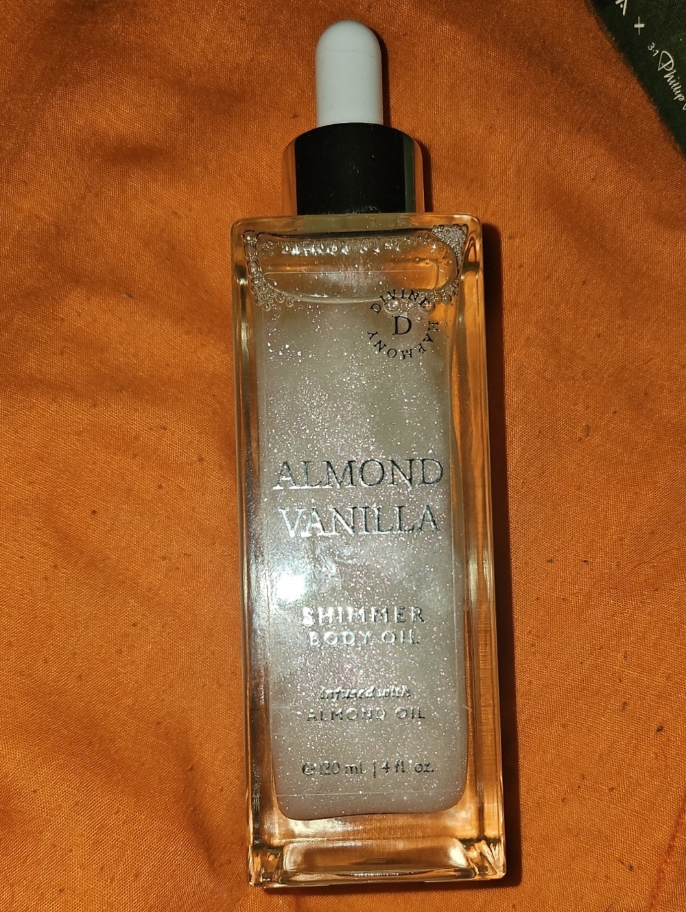 Almond Vanilla Shimmer Body Oil!! Nwts 4 Fl Oz!! Smells Great!!